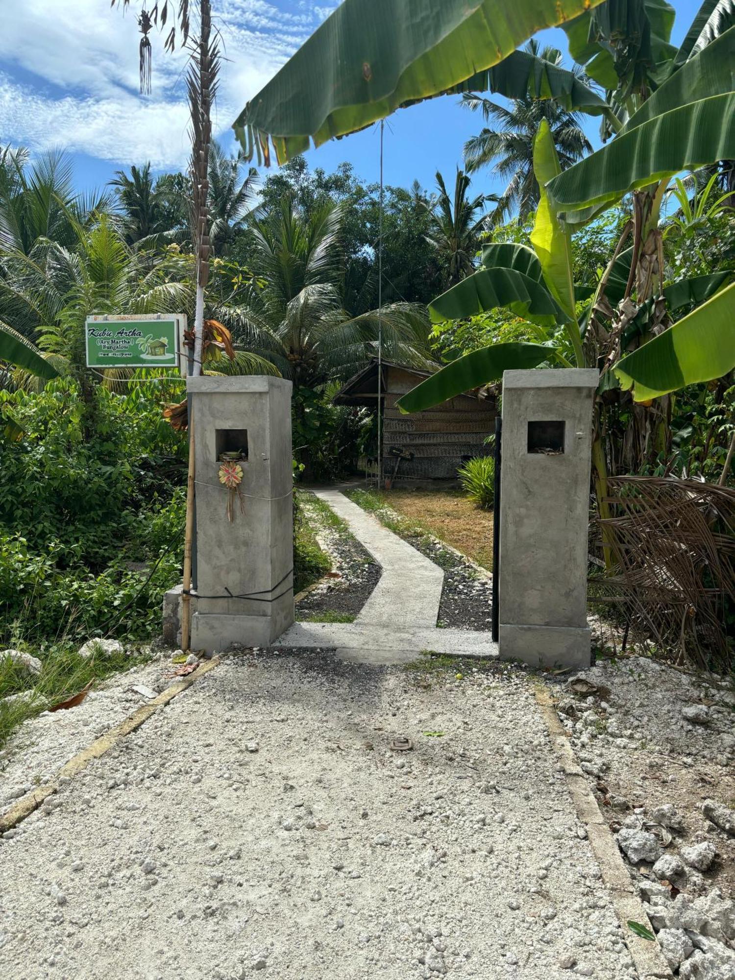 Kubu Artha Bungalow Nusa Penida Ped Exteriör bild